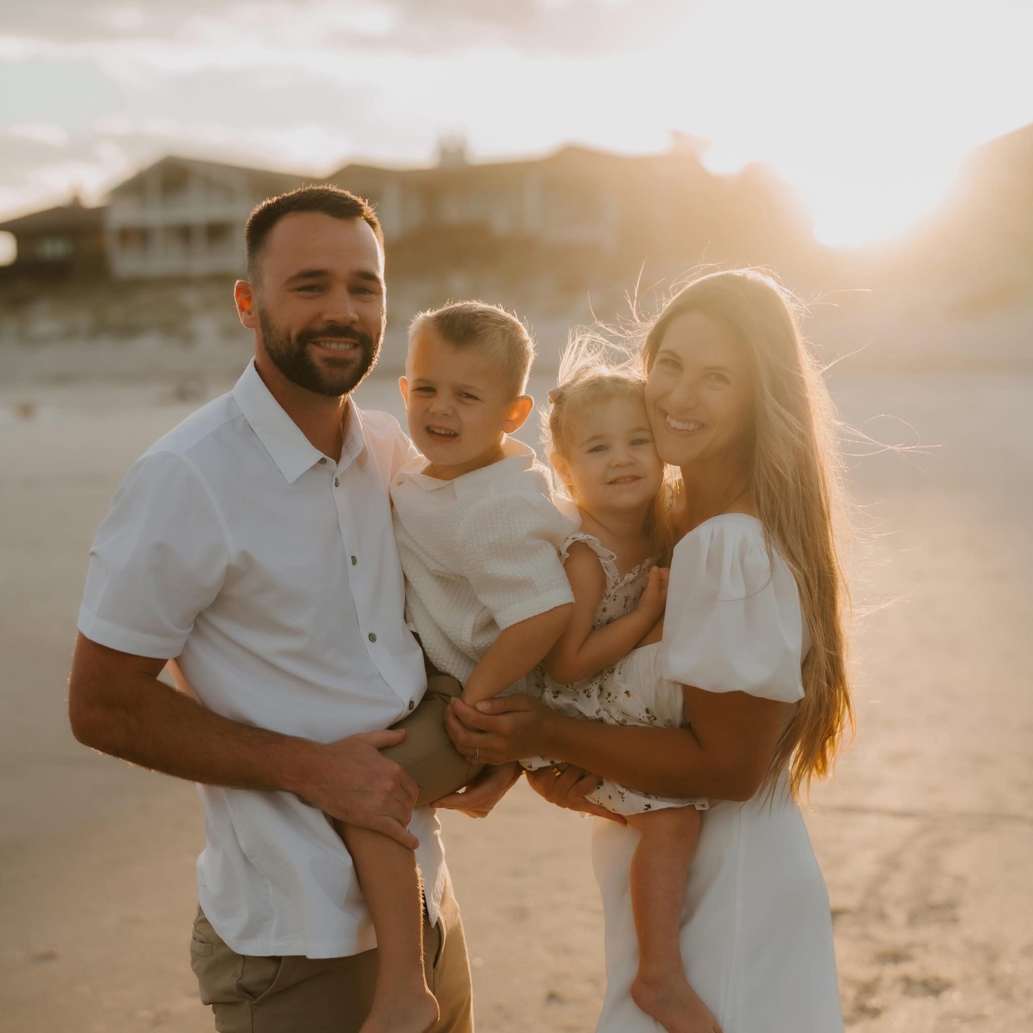 Louie Wickett, Des Moines Iowa mortgage lender, with family